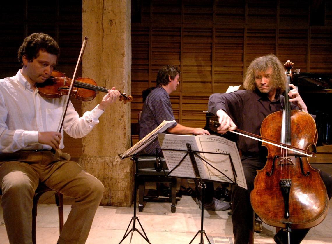 Boris Berezovsky_piano_Dmitri Makhtin_violon_Alexander Kniazest v_violoncelle_Meslay 2004_ Gerard Prou